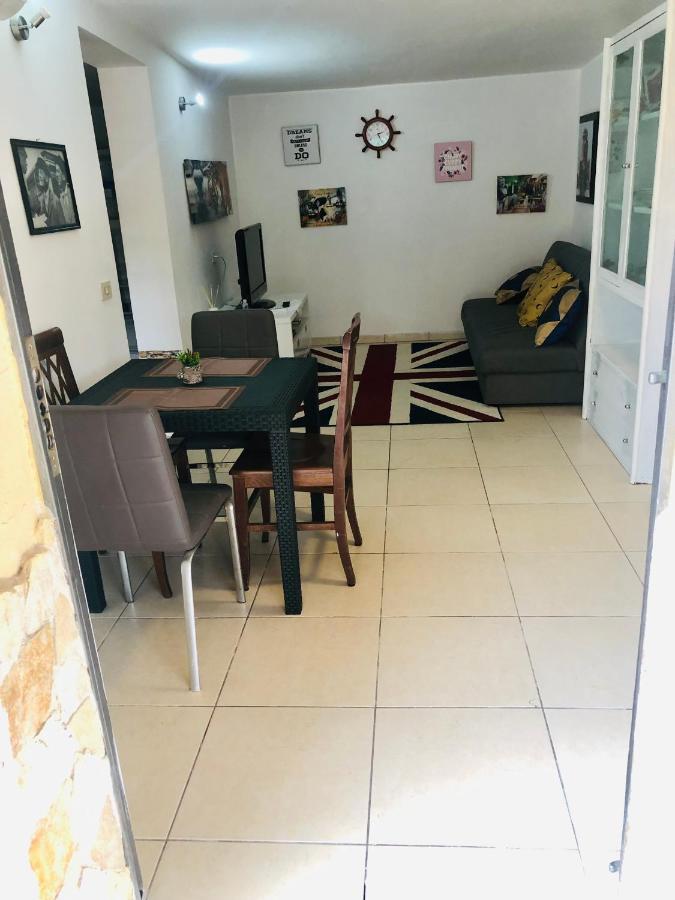 Little House Fiera Di Roma Apartment Ponte Galeria Bagian luar foto